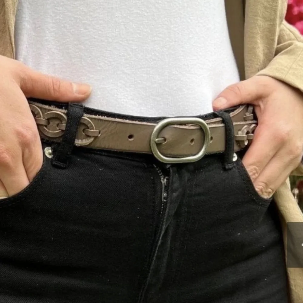 Amsterdam Heritage "Anisa" Skinny Leather Belt - Size S - Picture 15 of 16